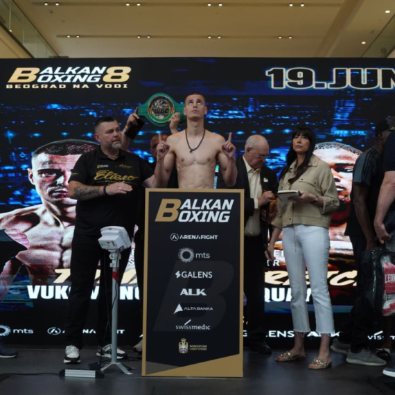 Vukomanović odbranio WBC Silver pojas VIDEO