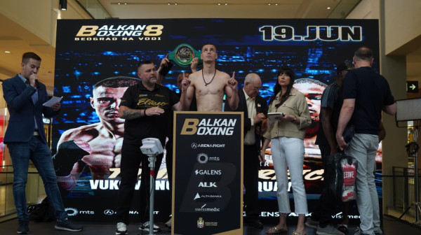 Vukomanović odbranio WBC Silver pojas VIDEO