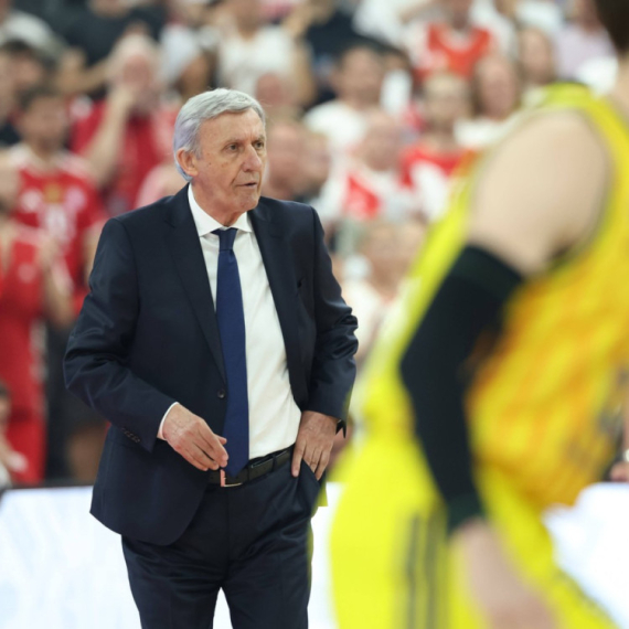 Najteži poraz Pešića i Lučića – Bajern prokockao +20 i izgubio titulu u neverovatnom meču!