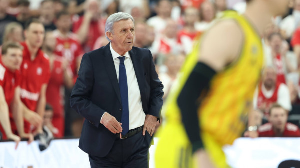 Najteži poraz Pešića i Lučića – Bajern prokockao +20 i izgubio titulu u neverovatnom meču!