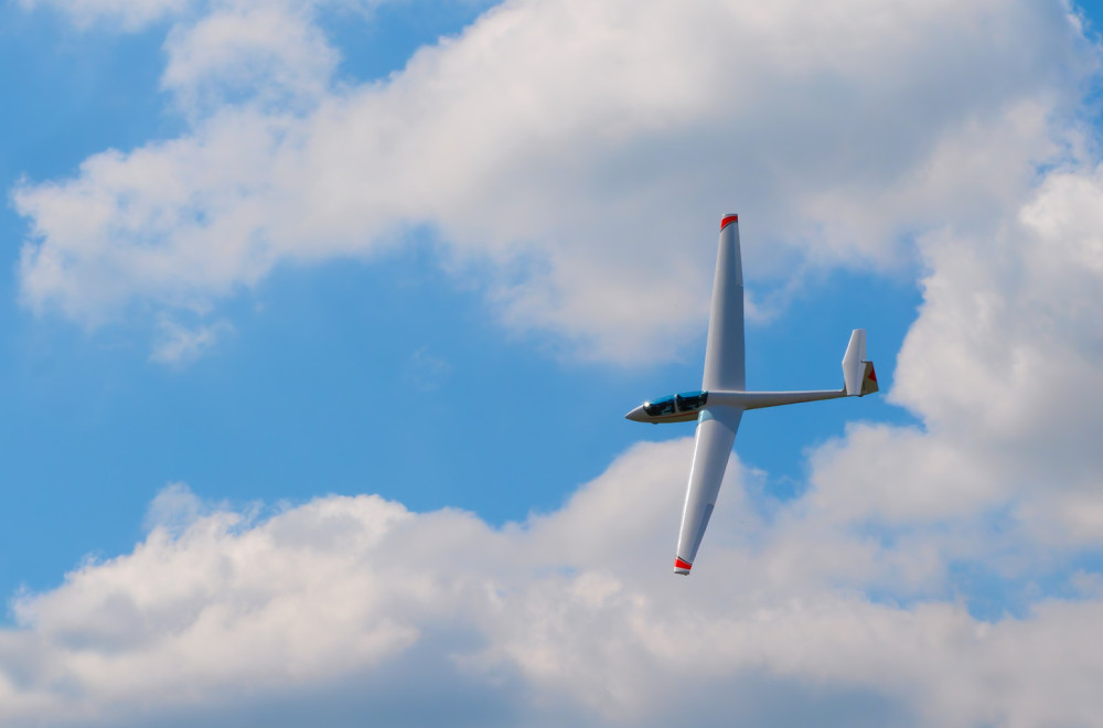 Na aerodromu u Trsteniku održan Blanik kup: Piloti pokazali veštinu u preciznom sletanju
