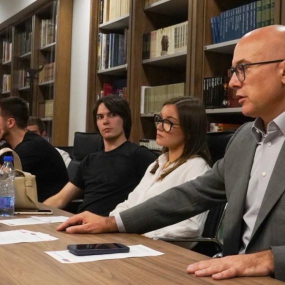 Vučević: "Nas okuplja ljubav prema Srbiji; "Borimo se svaki dan da naš narod bolje živi" FOTO