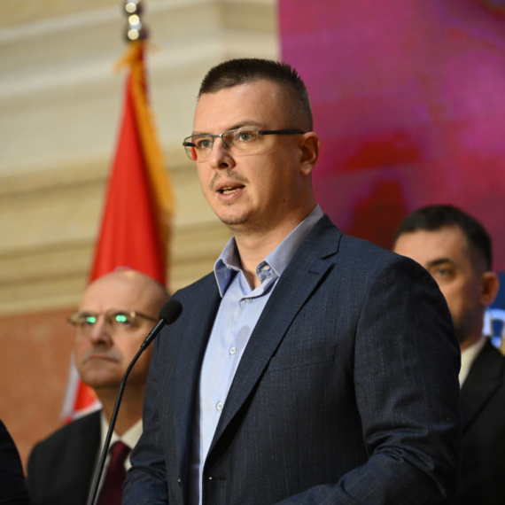 Građani žestoko o Milošu Parandiloviću: "Doživljava funkciju kroz finansijske beneficije"