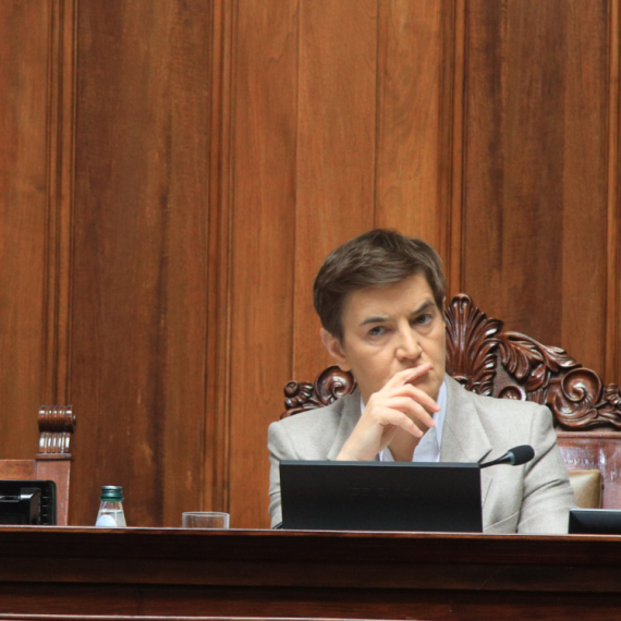 Brnabić blokaderima: "Mislite da Venecijanska komisija nije u Veneciji"; "Jadna zemlja sa takvom opozicijom"