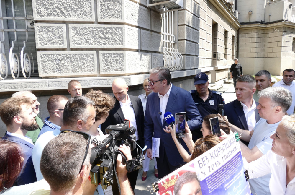 Vučević: "Vučić izlaskom pred radnike GSP pokazao da sve izazove rešava dijalogom" VIDEO