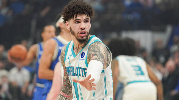 NBA "bomba": Šarlot šalje Lamela Bola u Minesotu!