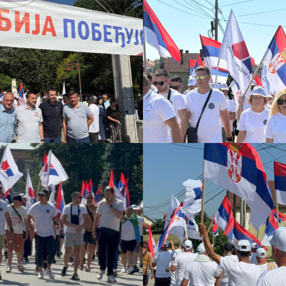 Kolona mladih iz Novog Sada stigla u Sremske Karlovce; Ka Beogradu pešače i Aranđelovčani; Podržaće Vučića