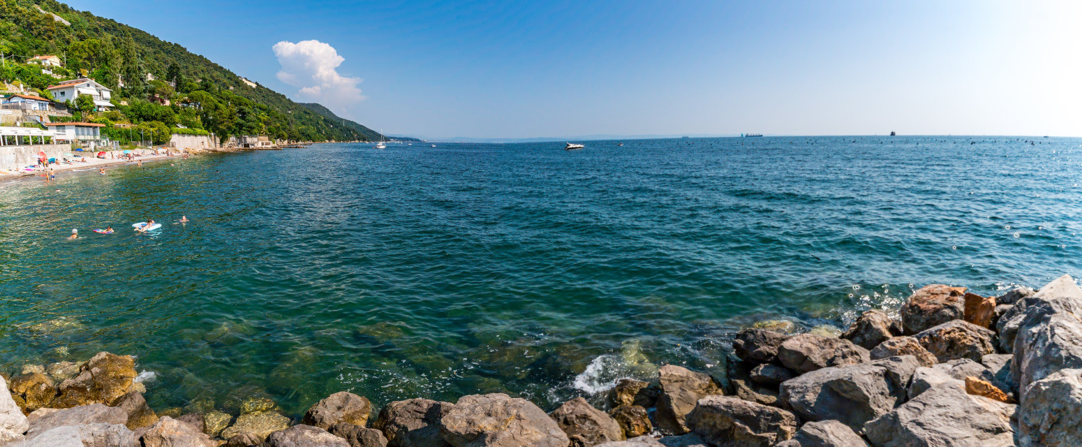 Pravilo na plaži u Trstu izazvalo raspravu: "Kao u srednjem veku"