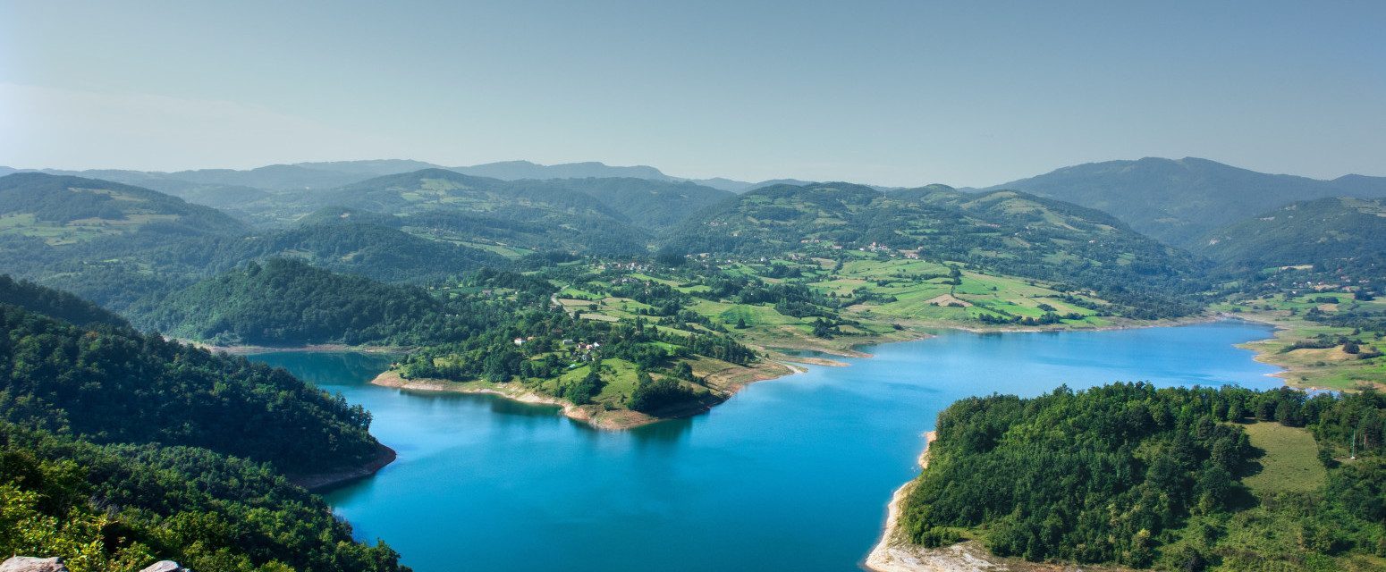 Skriveni biser Srbije koji osvaja sve više turista: Ovo jezero je savršen letnji izbor FOTO