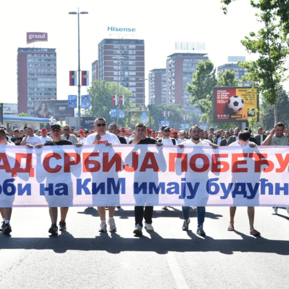 Više od 5.000 Srba sa Kosova i Metohije na velikom skupu; Ori se "Aco, Srbine" FOTO/VIDEO