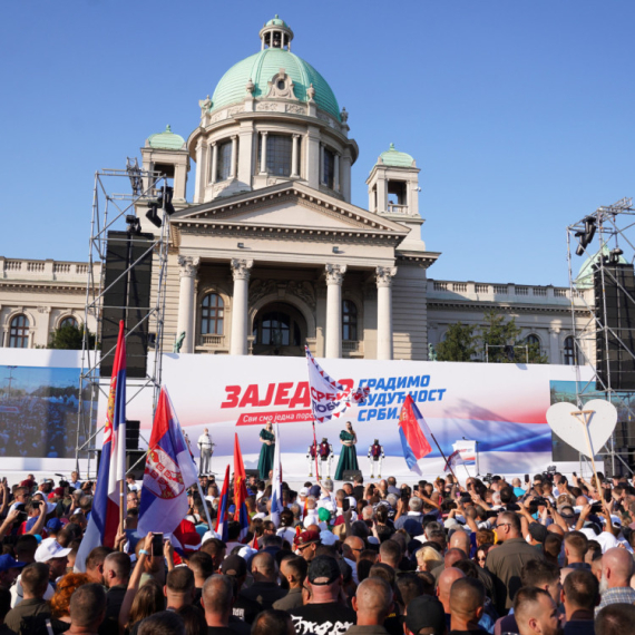 "Za nas je ustav Sveto pismo"; Vučić zagrmeo pred 207.000 građana: "Kosovo je Srbija"