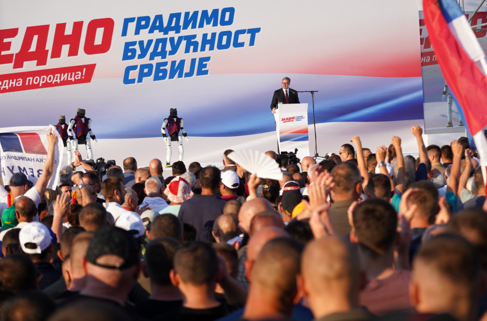 Istorijski skup u Beogradu: Čuo se glas naroda; Snažne Vučićeve poruke građanima; "On je sluga svom narodu"