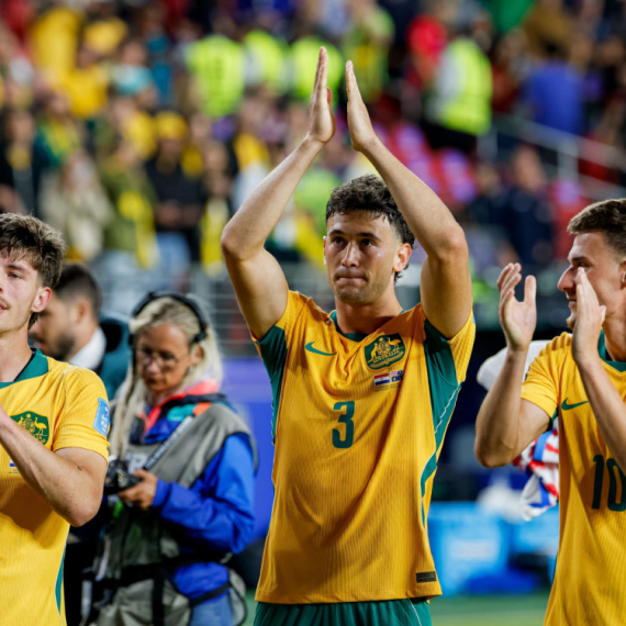 Australija nastavlja dalje bez dvojice igrača