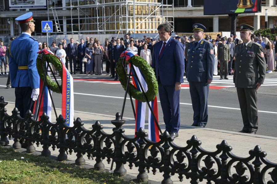Vidovdanska ceremonija u Kruševcu: Vučević Žrtva kosovskih junaka nije bila uzaludna FOTO