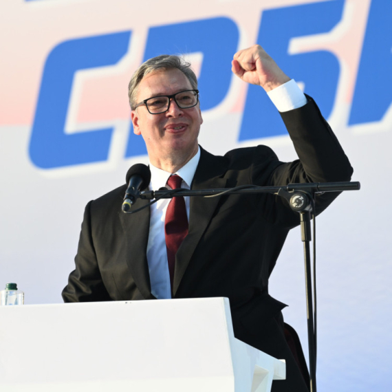 Vučić poslao snažnu poruku građanima: "Beskrajno vam hvala. Bez vas ne bismo odbranili zemlju"