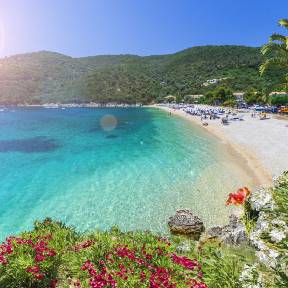 Na ovim plažama na Lefkadi ne morate da brinete zbog talasa: Tirkizno, mirno more i beli pesak FOTO