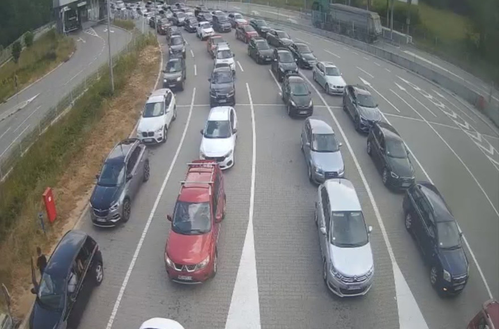 Kolaps na granici; "Na ulazu u Srbiju napravljen je potpuni haos" FOTO