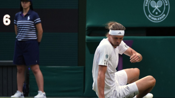 Zverev ispustio set, Menšik i Bublik se namučili