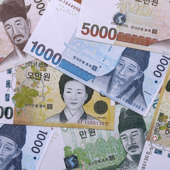Južna Koreja zabrinuta zbog pada vona: "Sarađujemo sa Japanom"