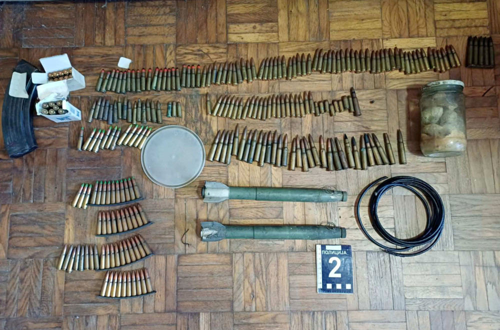 Uhapšen Leskovčanin: Policija pronašla 1.255 metaka, mine i eksploziv