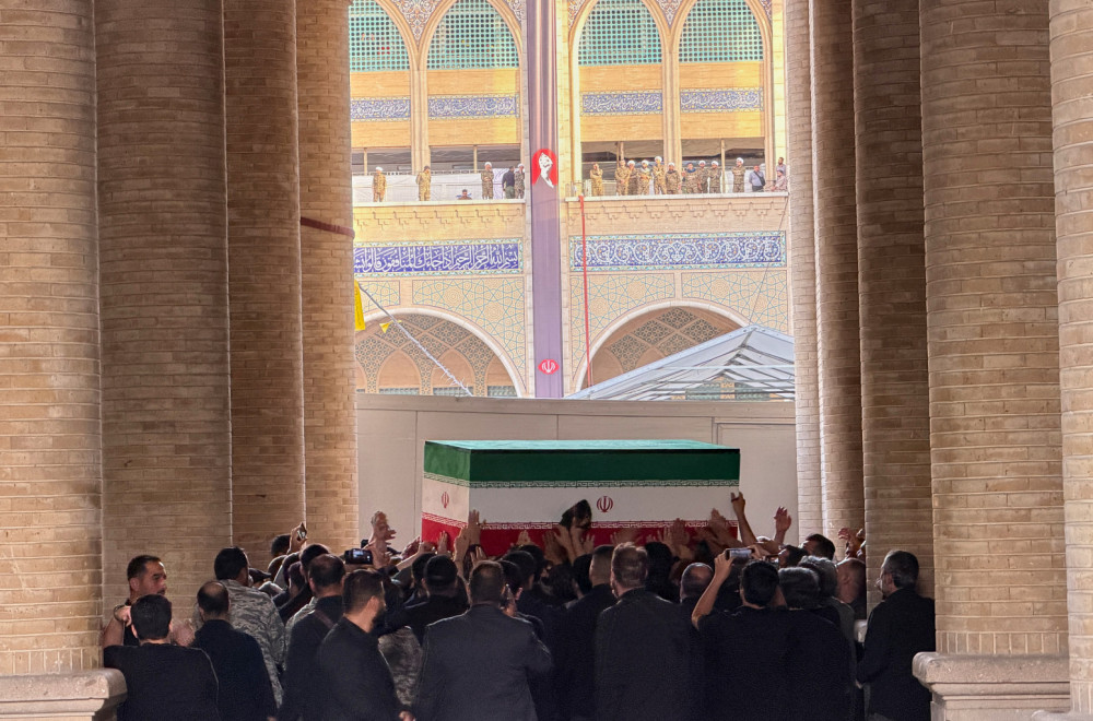 Telo ubijenog Alija Hamneija stiglo u verski kompleks; Iran se sprema za najveću sahranu u istoriji FOTO/VIDEO