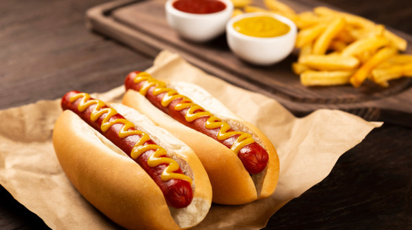 Od luksuza do ulične hrane: Putnici prve klase ove avio-kompanije od sada dobijaju hot dog