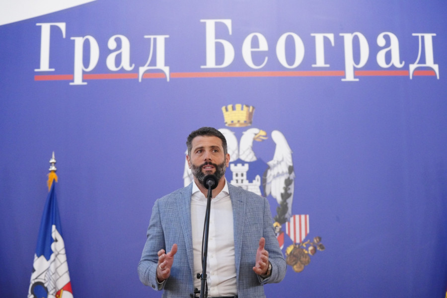 Najboljima laptopovi tableti: Uručene nagrade učenicima generacije