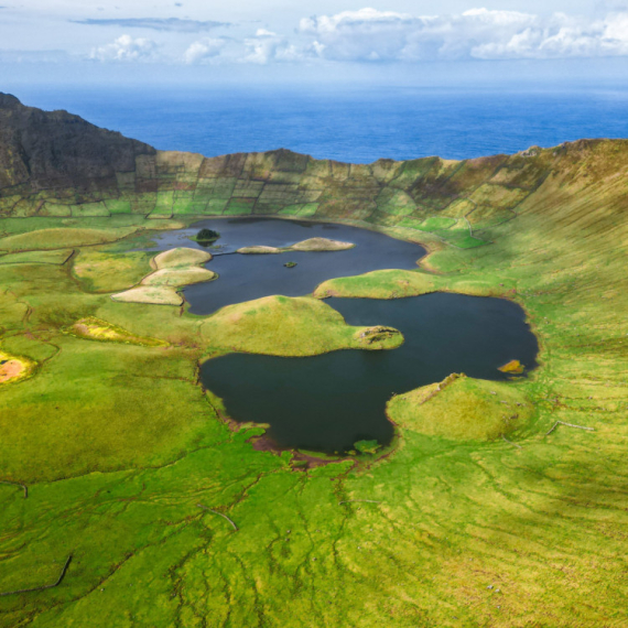 Evropsko malo ostrvo "usred ničega": Mesto do kog se teško dolazi a avioni kasne danima VIDEO