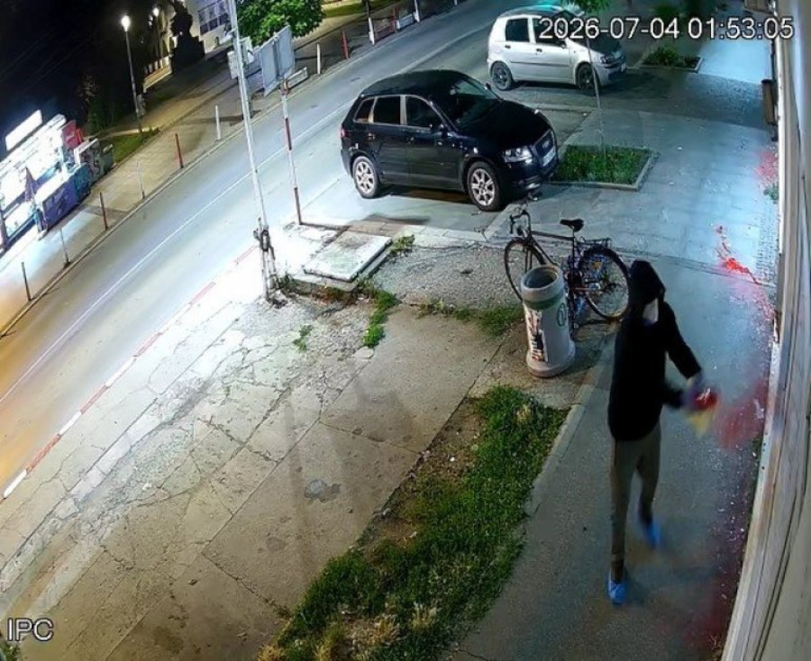 Blokaderi demolirali prostorije SNS u Dobanovcima: Nemaju šta da ponude osim mržnje i nasilja FOTO/VIDEO