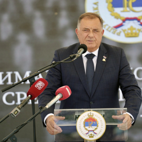 Dodik u Bratuncu o stradanju Srba: "Stradali samo zato što su hrišćani, i to su bili do zadnjeg daha" FOTO