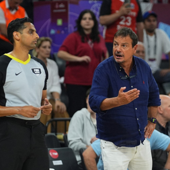 Ataman dobacivao sudijama tokom polufinala između Srbije i Turske VIDEO