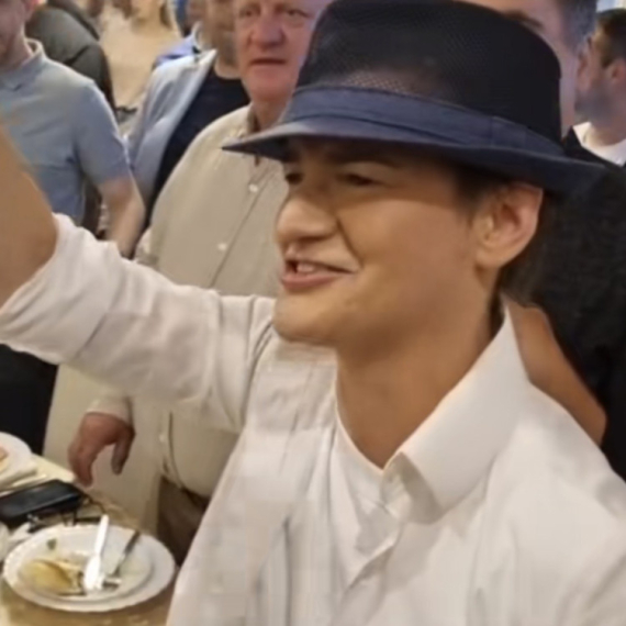 Slavlje za pamćenje u Žitorađi: Ana Brnabić u opuštenom izdanju zaigrala sa meštanima VIDEO