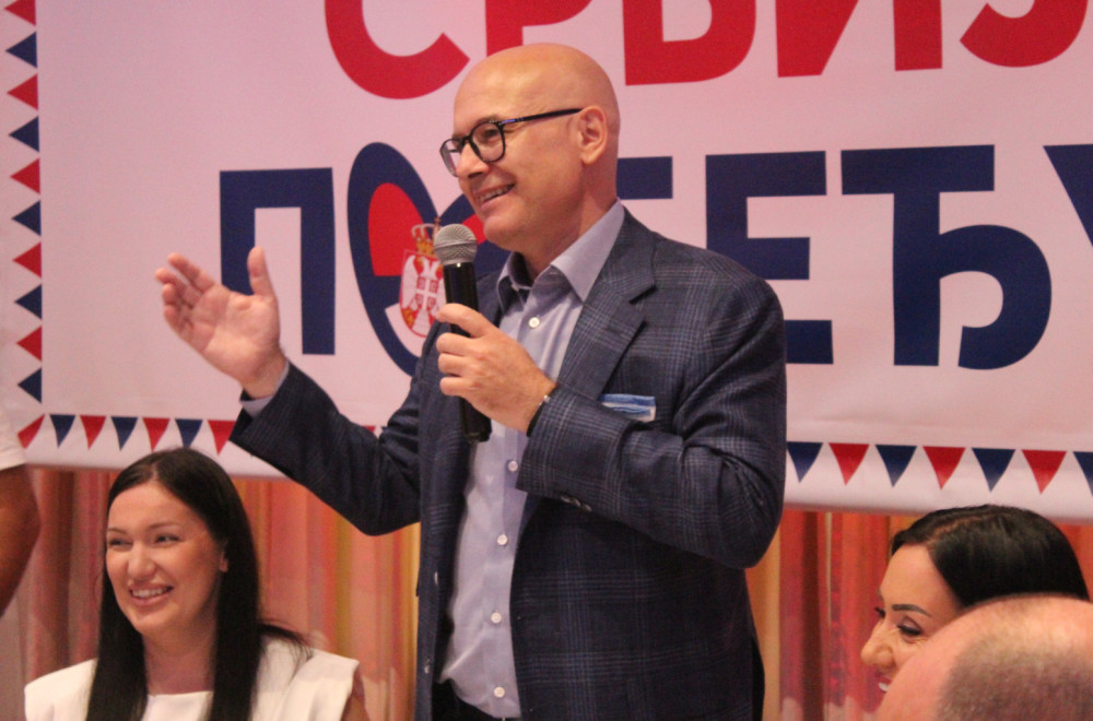 Vučević sa građanima na Klisi: "Nećemo dati Novi Sad blokaderima" FOTO