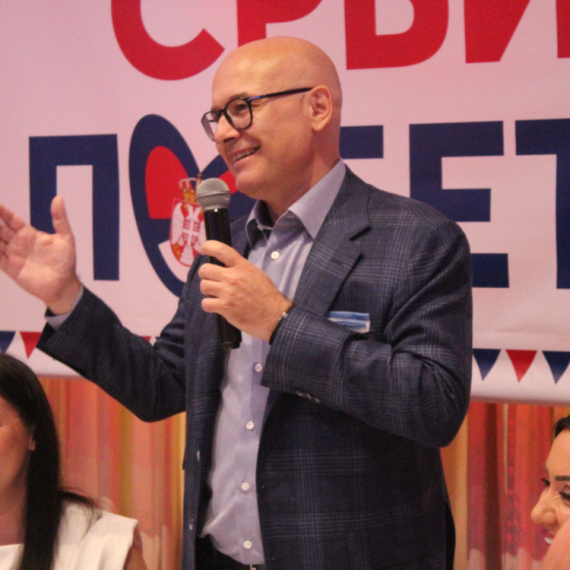 Vučević sa građanima na Klisi: "Nećemo dati Novi Sad blokaderima" FOTO