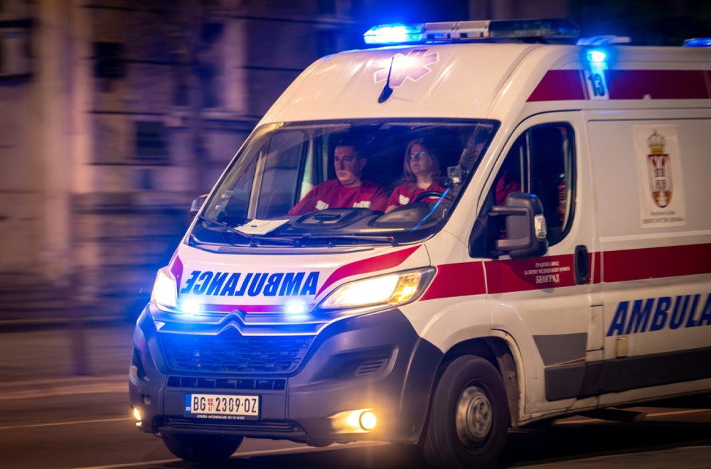 Hitna pomoć: U saobraćajnoj nezgodi u centru Beograda teško povređen mlađi muškarac