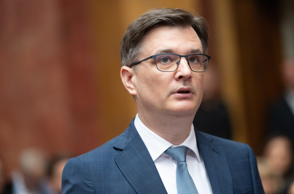 Jovanov podelio scenu iz kultnog filma: "Ono kad Miroslav Aleksić čita planove svoje stranke" VIDEO