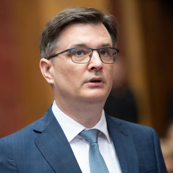 Jovanov podelio scenu iz kultnog filma: "Ono kad Miroslav Aleksić čita planove svoje stranke" VIDEO