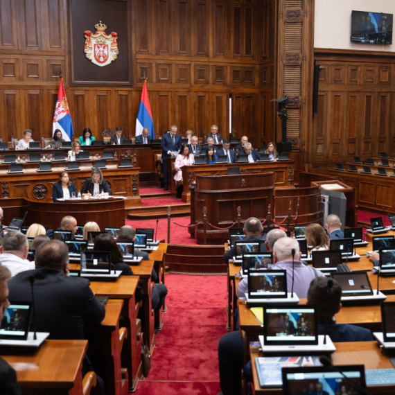 Poslanici Skupštine Srbije raspravljaju o 18 tačaka dnevnog reda FOTO/VIDEO