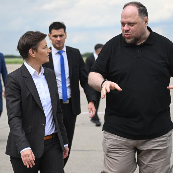 Brnabić na aerodromu dočekala predsednika Vrhovne Rade Ukrajine FOTO