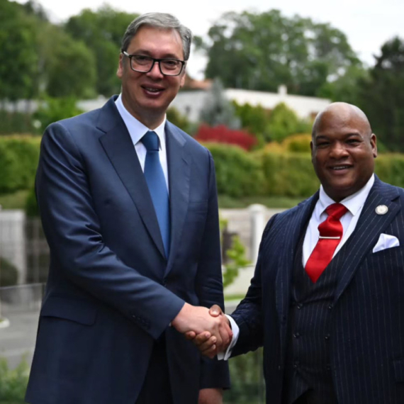 Vučić nakon sastanka sa Bernsom: "Na temeljima vere, porodice i slobode gradimo čvršće veze sa Amerikom" FOTO