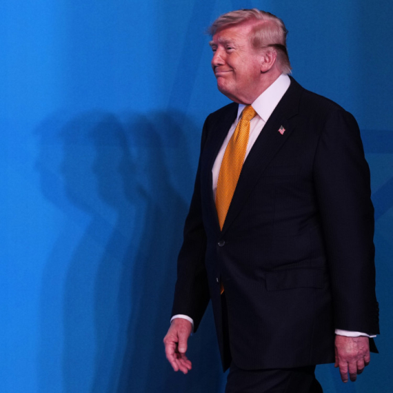Tramp je zagrmeo: "Hitler vas je potukao za jedan dan..." VIDEO