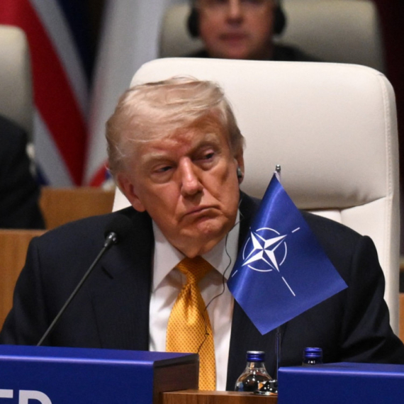 Tramp: "Ostajemo u NATO-u"