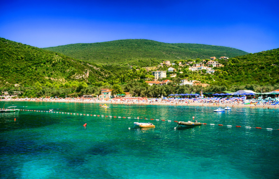 Skriveni dragulj crnogorskog primorja: Jedna od najlepših plaža sa netaknutom prirodom i tirkiznim morem  FOTO