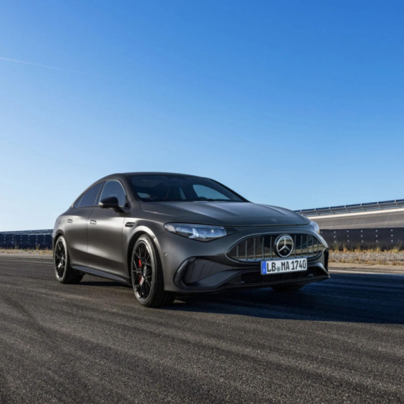 Novi Mercedes ima 3 motora, 670 KS i ugrađeni vibrator FOTO
