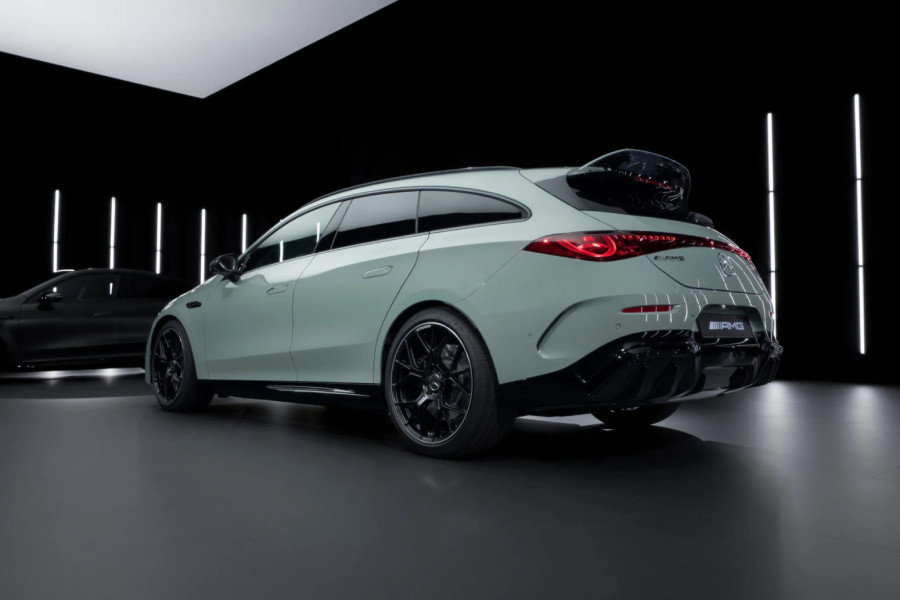 Novi Mercedes ima 3 motora, 670 KS i ugrađeni vibrator FOTO