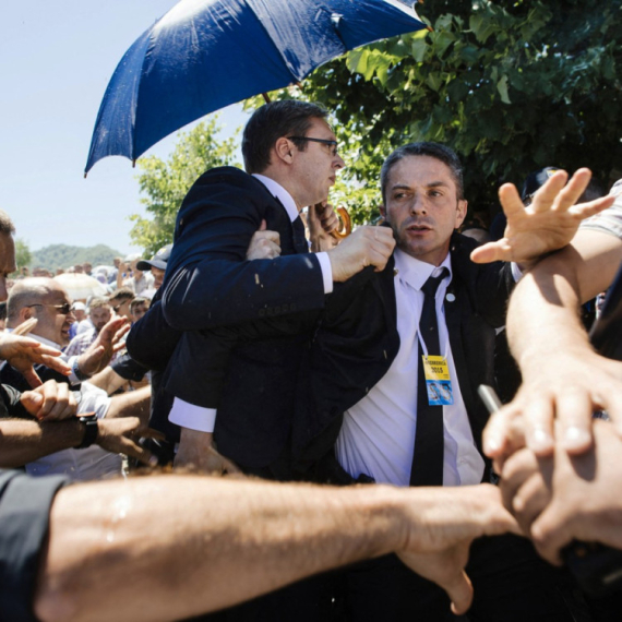 Vučič o godišnjici napada na njega u Potočarima: Odgovornih nikada neće biti; Protiv Srba je sve dozvoljeno