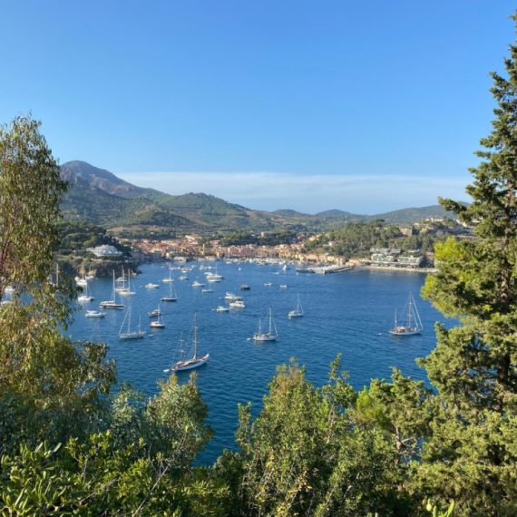 Na plaži prepunoj turista pronađena granata iz Drugog svetskog rata