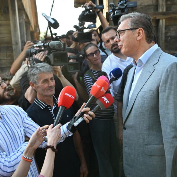 Vučić: "Proizvodnja humanoidnih robota u Šapcu počinje 22. ili 29. avgusta"