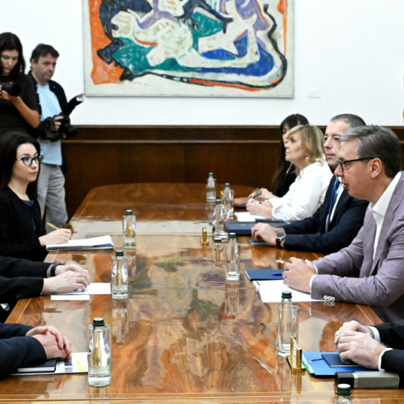 Vučić se sastao sa generalnim sekretarom OEBS: "Srbija ostaje opredeljena za odgovornu i ozbiljnu politiku"