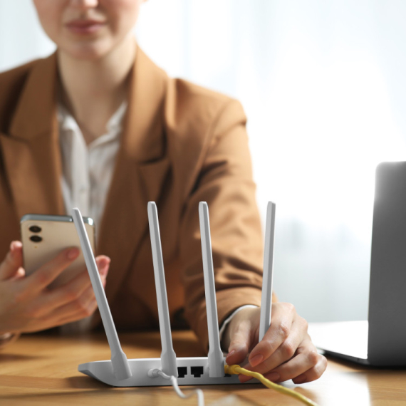 Gde grešite sa Wi-Fi signalom? Kako pravilno okrenuti antene na ruteru